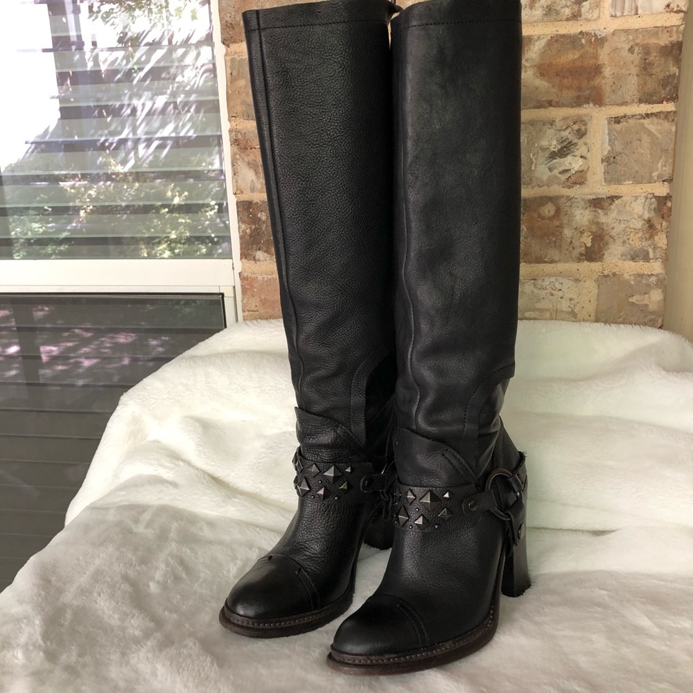 Vera Wang black stud details long boots